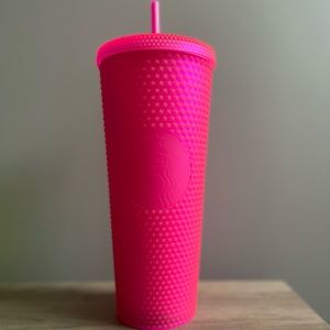 bnwt limited edition hot pink studded starbucks cup *RARE*